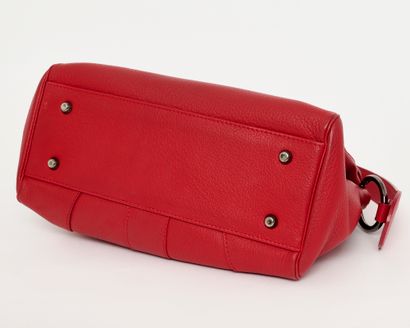 NATHAN - Brussels
Red grained leather bag....