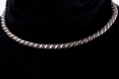 Ernest Prost
Torque torsadé. Argent 800....