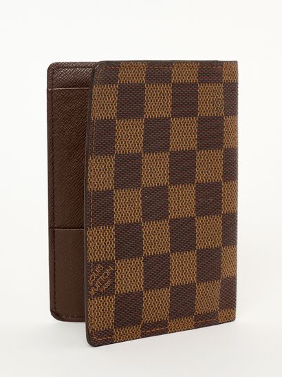 Louis VUITTON - Paris
Checkerboard wallet....