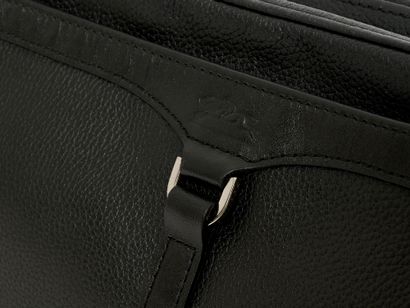 LONGCHAMP - Paris
Black grained leather ...