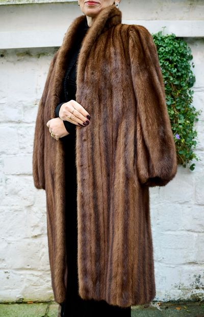 Christian DIOR - Paris
Manteau en fourur...