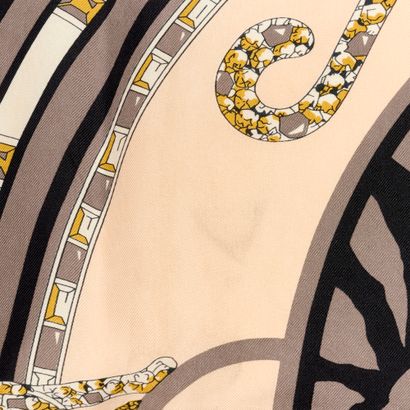 CARTIER - Paris
Must de Cartier. Foulard...