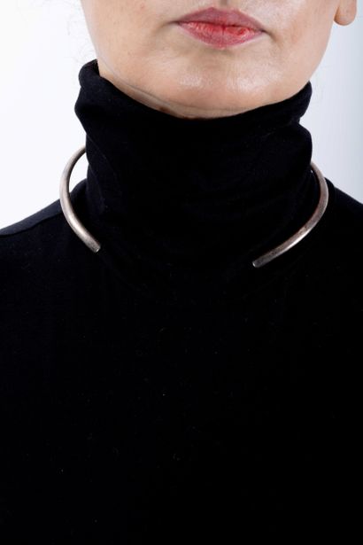 Torque
Collier rigide en argent 925.