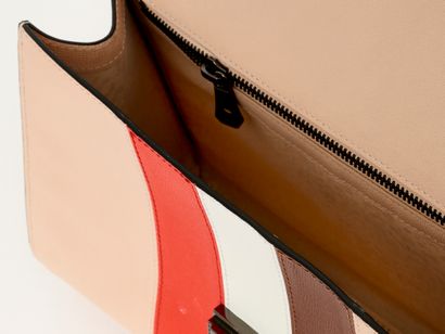 LONGCHAMP - Paris
Effrontee