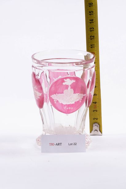 Cristal de Bohème
Verre orné de camées de...