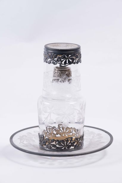 Art Nouveau
Carafe et son gobelet sur son...