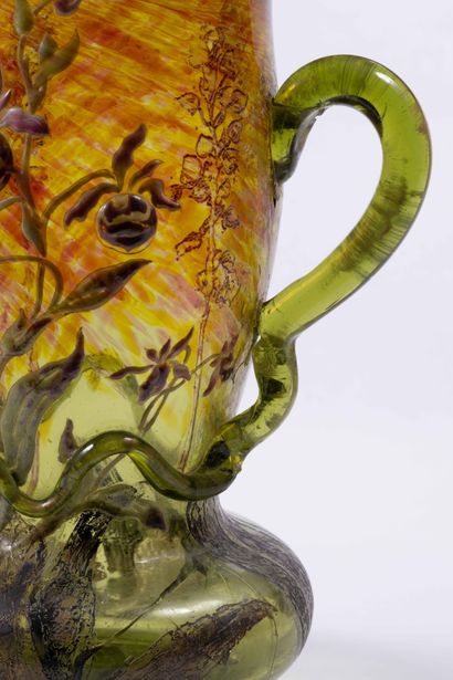 Émile GALLÉ (1846-1904)
Vase à anses travaillées...