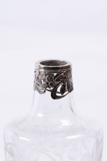 Art Nouveau
Carafe et son gobelet sur son...