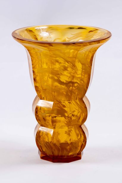 Davidson & Co, Angleterre - Art Déco
Vase...