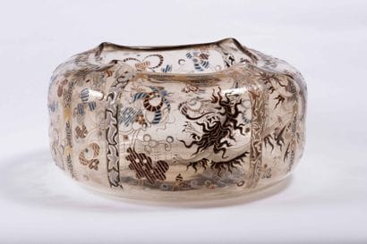 Émile GALLÉ (1846-1904)
Grande coupe de forme...