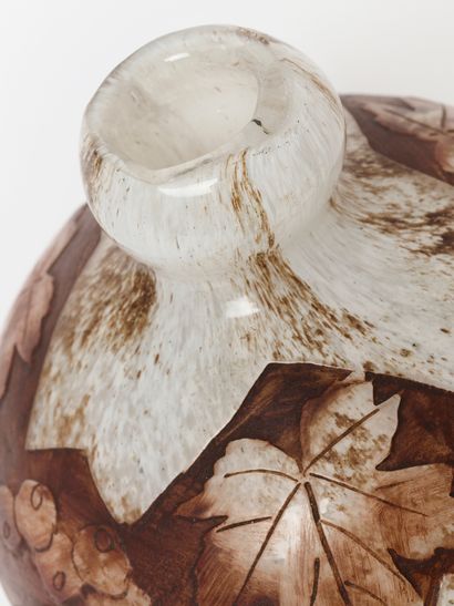 LEGRAS & Cie
Glass vase decorated with vine...
