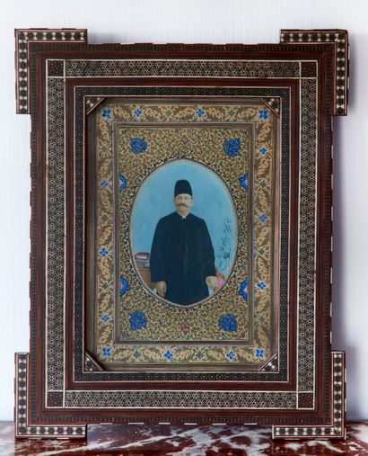 Qadjar Empire (Persia - Iran)
Medallion portrait...