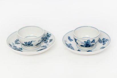 Vienne.
Deux petits bols (diam. 8cm) et leurs...