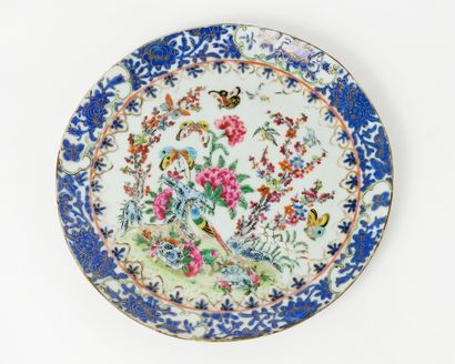 China - Famille rose
Porcelain wedding plate...
