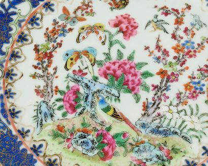China - Famille rose
Porcelain wedding plate...