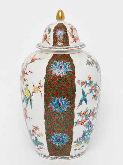Porcelaine de Paris - Samson imittant Chantilly.
Grand...