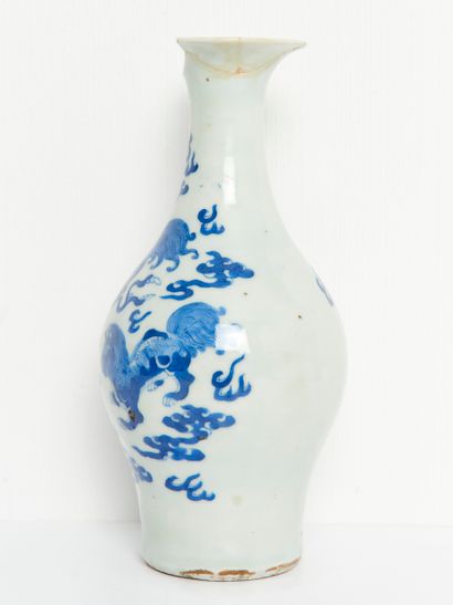 China, 18th century - Porcelain
White-blue...