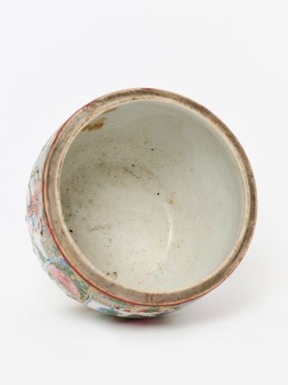 China - Canton porcelain
Half-bottle decorated...