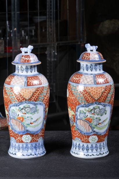 Porcelaine Imari
Paire de vase couvert à...