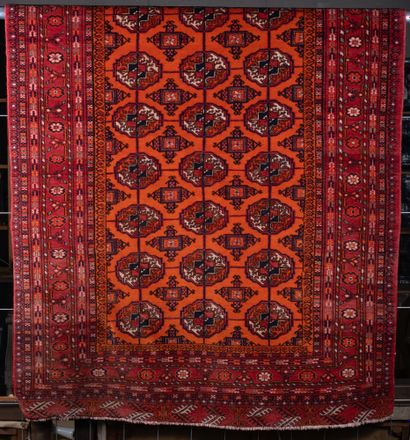 Tapis du Caucase orange. L. 157 cm.