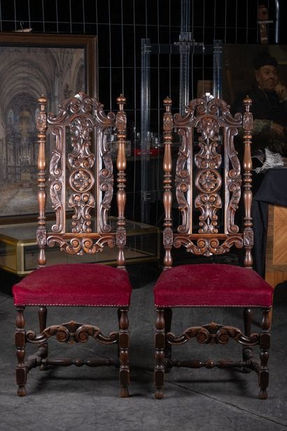 Paire de chaises de style Renaissance. H....
