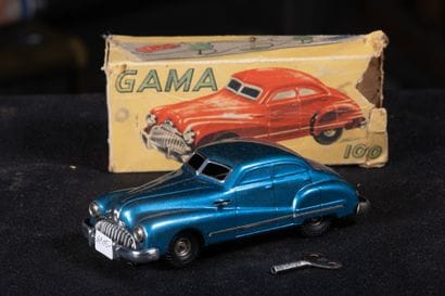 Voiture à remonter Gama - Modèle Buick 100...
