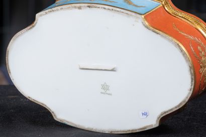 Porcelaines Limoges - Baumy Savoyaud 
Boite...