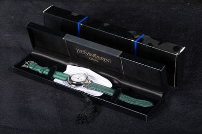YSL - Yves Saint-Laurent - Paris
Montre quartz....