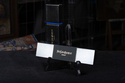 YSL - Yves Saint-Laurent - Paris
Montre quartz....