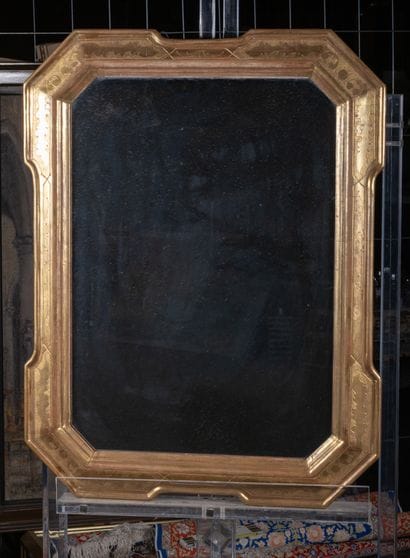 Miroir doré à pans. Art déco. 80 cm.