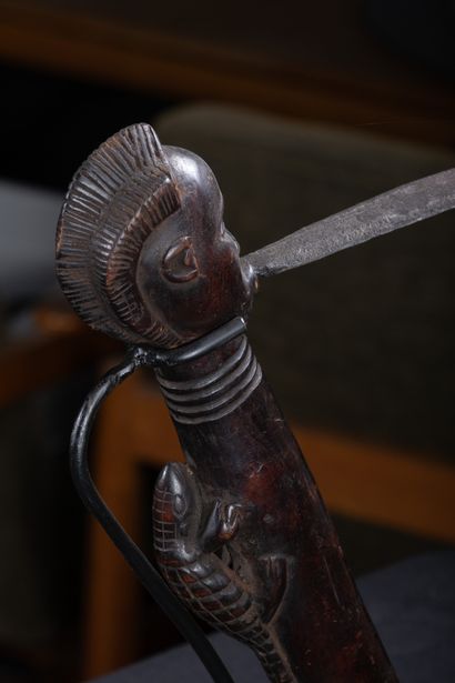 Ethnie SUKU, Congo - Art Tribal - Arme
Hachette...