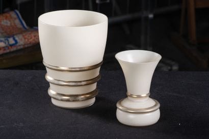 Tchèquie - Deux vases en verre opalin
