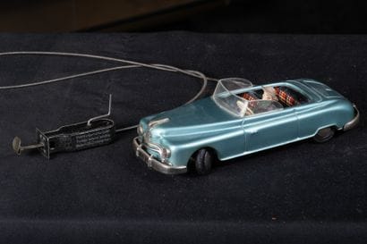 Voiture à mécanisme Arnold - Type cabriolet...