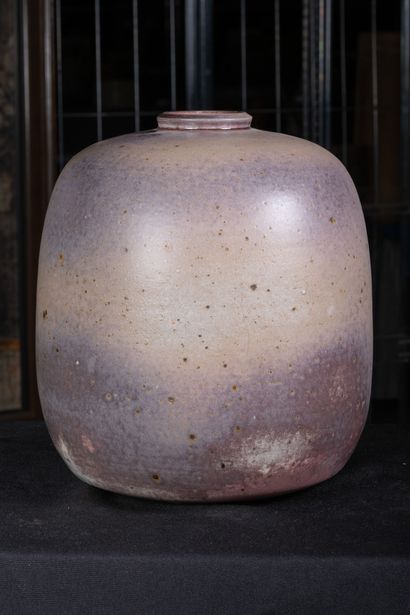 Dans le goût de Robert Deblander ou de Lampecco
Vase...
