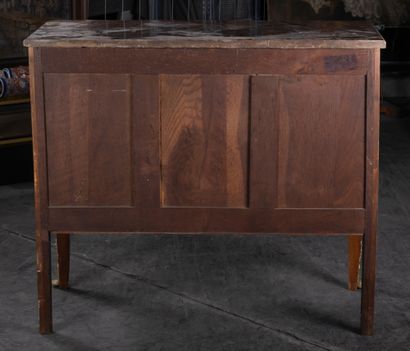 Style Transition Louis XV - Louis XVI
Commode...