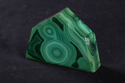 Presse-papier en malachite. H.11 cm poids...