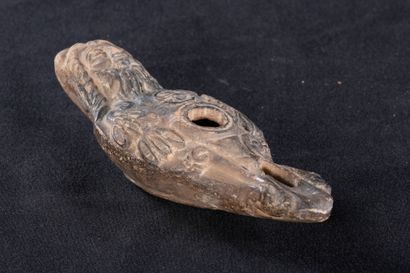 Rome antique - Lampe à huile. L. 16,9 cm...
