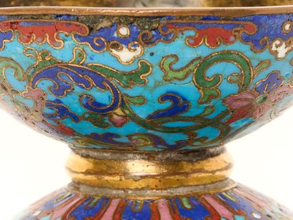 Chine XVIIIe , époque Qianlong- Email Cloisonné.
Rince-pinceau...