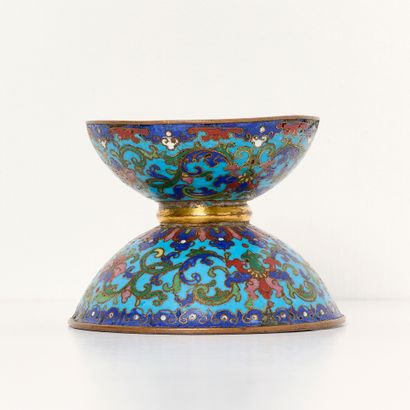 Chine XVIIIe , époque Qianlong- Email Cloisonné.
Rince-pinceau...