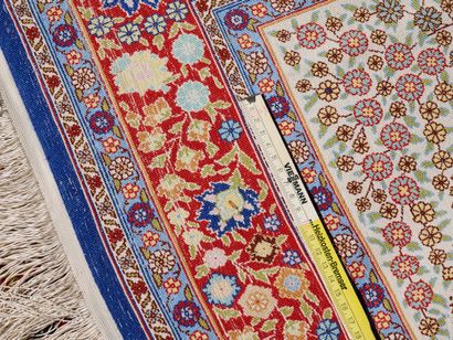Kashan (Iran) or Hereke (Turkey) - Carpet...