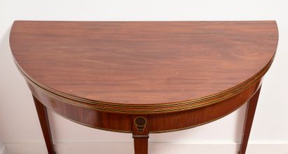 Epoque Consulat - Chapuis, sans estampille
Table...