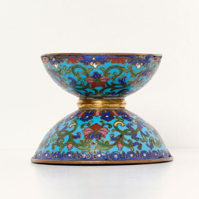 Chine XVIIIe , époque Qianlong- Email Cloisonné.
Rince-pinceau...