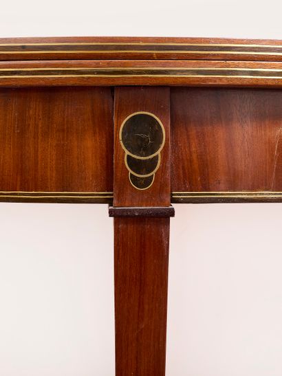 Epoque Consulat - Chapuis, sans estampille
Table...