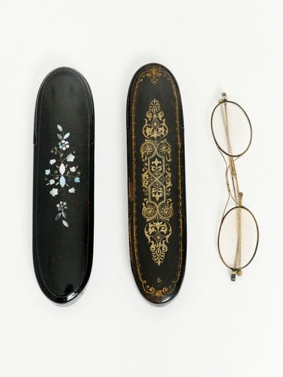 Glasses case and glasses