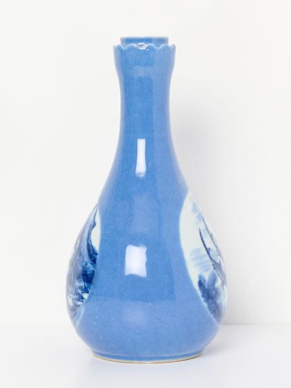 Chine XXe - Marque Yongzheng
Vase en porcelaine...
