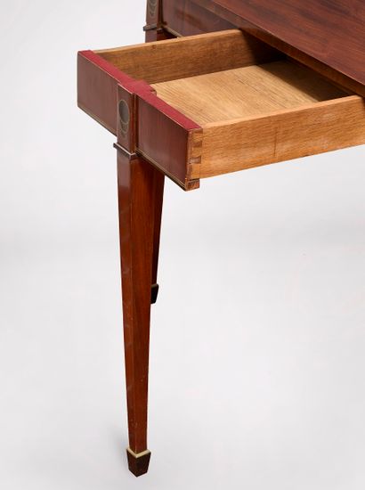 Epoque Consulat - Chapuis, sans estampille
Table...