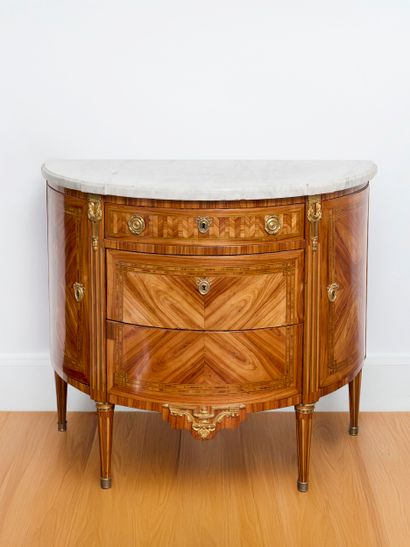 Epoque Louis XVI - Estampille J.Dahlmann
Commode...
