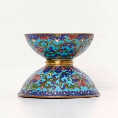 Chine XVIIIe , époque Qianlong- Email Cloisonné.
Rince-pinceau...