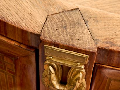 Epoque Louis XVI - Estampille J.Dahlmann
Commode...