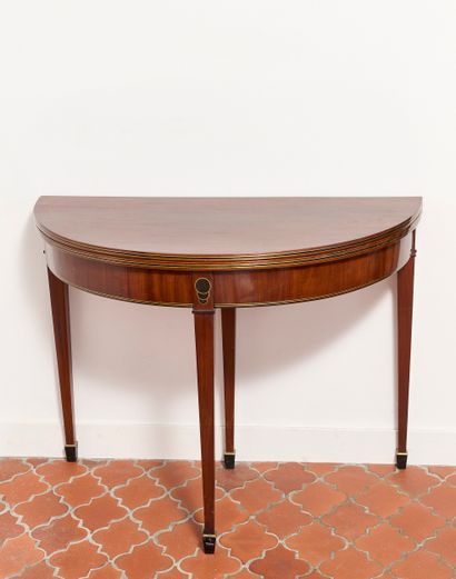 Epoque Consulat - Chapuis, sans estampille
Table...